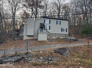 191 Falling Waters Blvd, Lackawaxen, PA 18435
