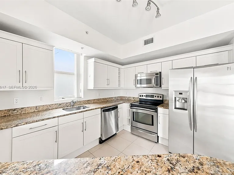 7275 SW 90th Way #508 — Photo 9