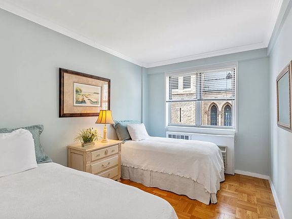 4th image of 30 W 60th St APT 10P