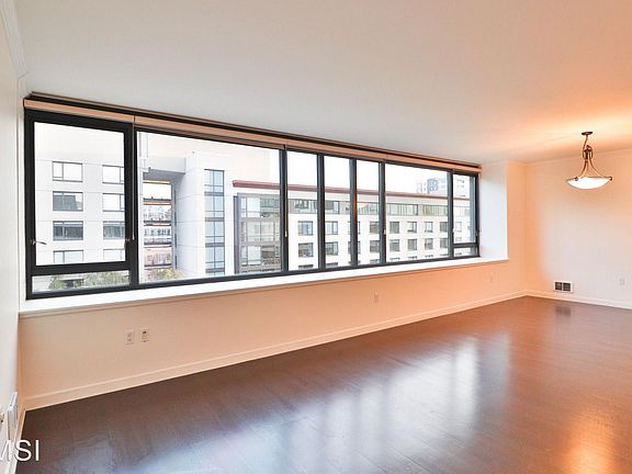 2nd image of 250 King St Unit 726