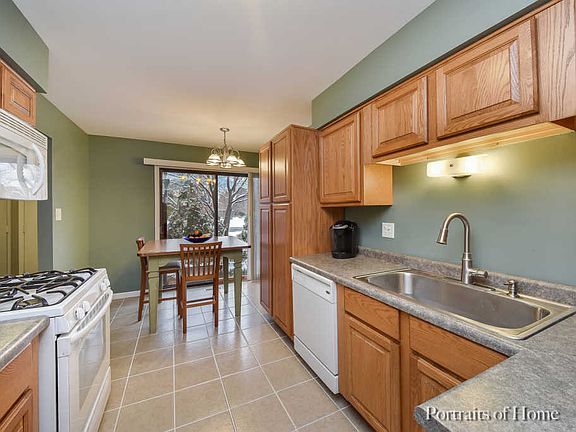 4th image of 1549 Blackburn St