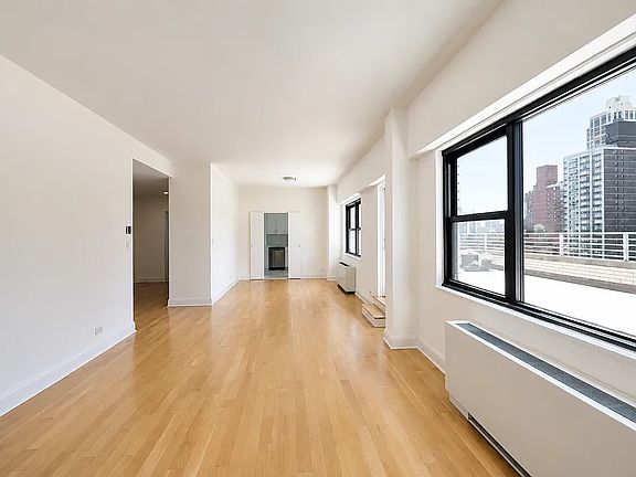 2nd image of 305 E 86th St #Phg