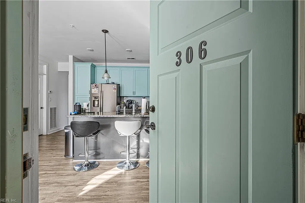 7922 Shore Dr — Photo 1