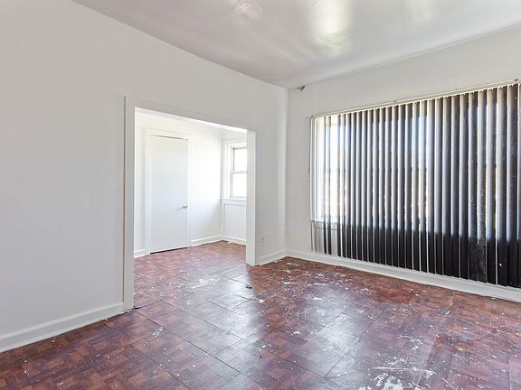 3rd image of 4827 W West End Ave