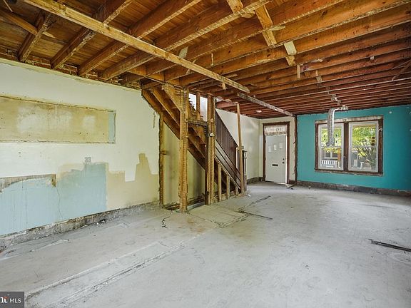 4th image of 1300 Trinidad Ave NE