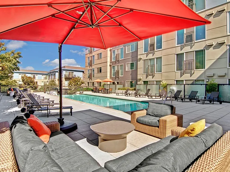 Leilani Apartment Homes — Photo 42