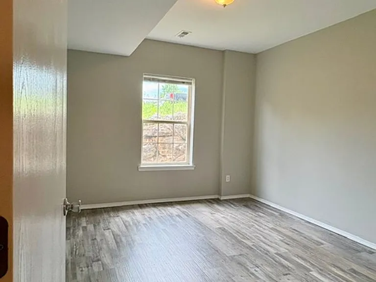 2202 W Jonquil Ln — Photo 28