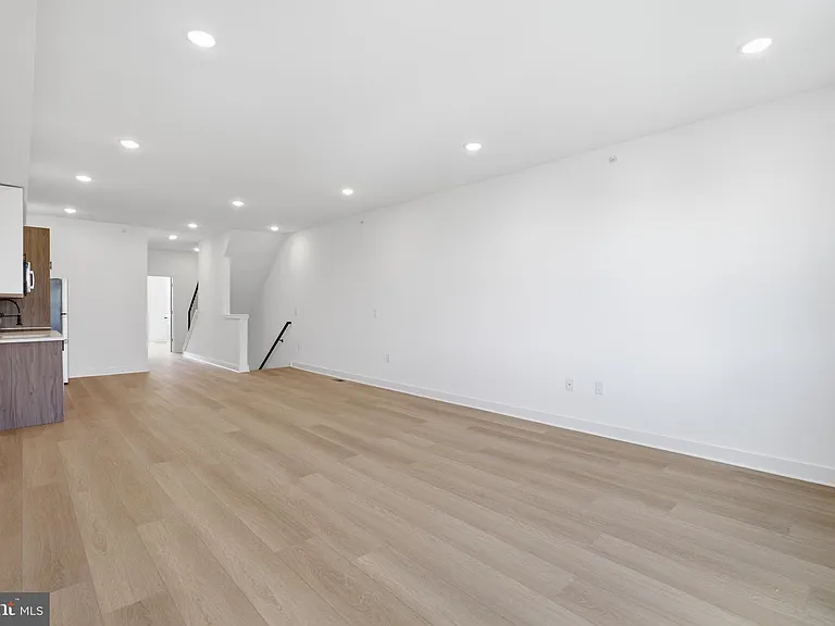 3931 Fairmount Ave #3 — Photo 12