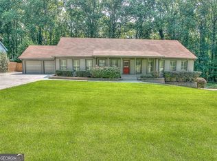 5575 Lake Forrest Dr, Sandy Springs, GA 30342