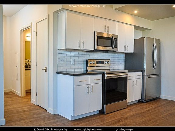 3rd image of 1582 Myers Ln #104