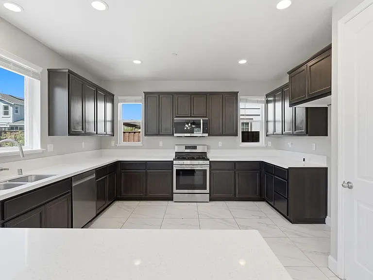 453 Diamond Peak Ln — Photo 21