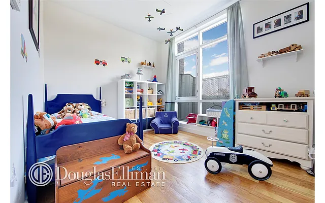 Sold by Douglas Elliman | media 18