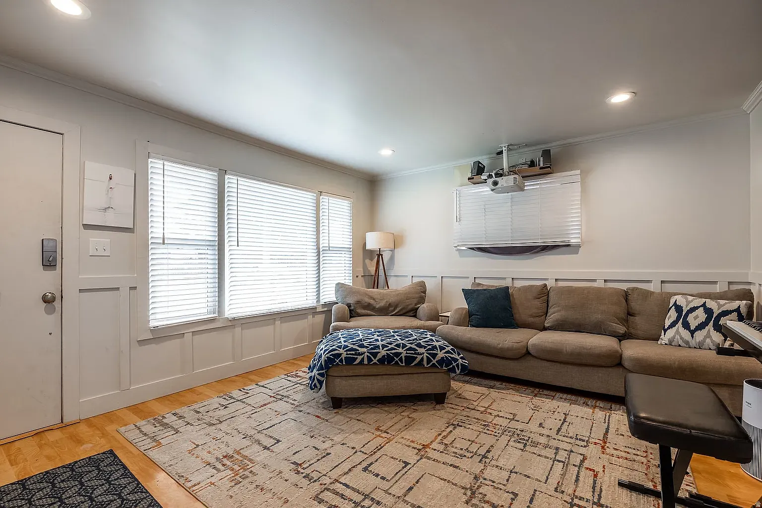 4 bed, 1792 sqft, $2,300 — Photo 2
