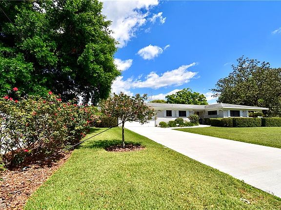 4th image of 1104 Ravenwood Dr
