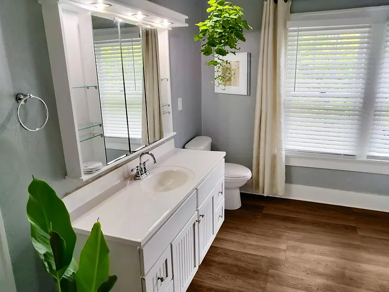670 Waldo St SE #1 — Photo 9