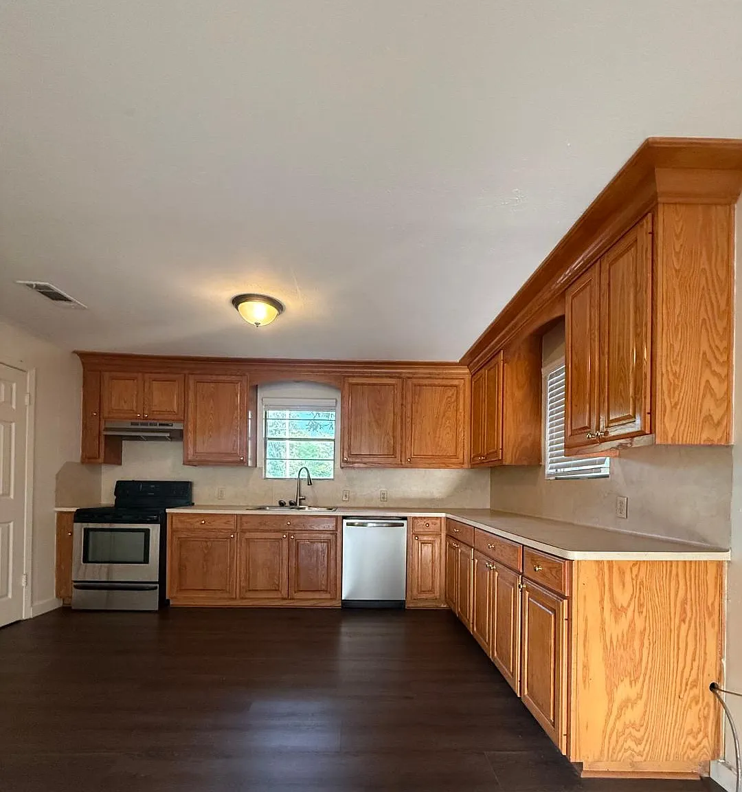 3 bed, 1232 sqft, $1,400 — Photo 3