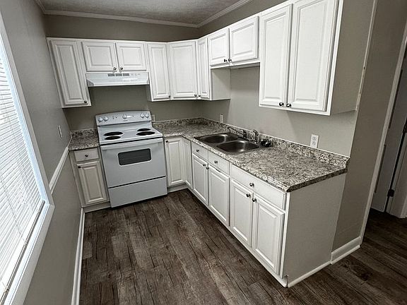 2nd image of 301 S Magnolia St #6
