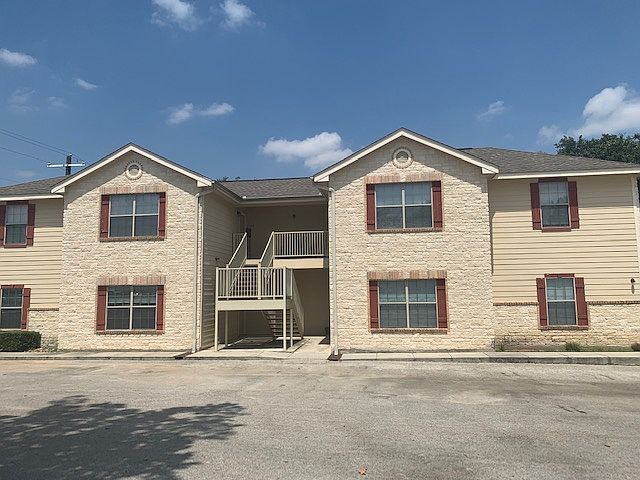 1st image of 113-L Ve St Building D