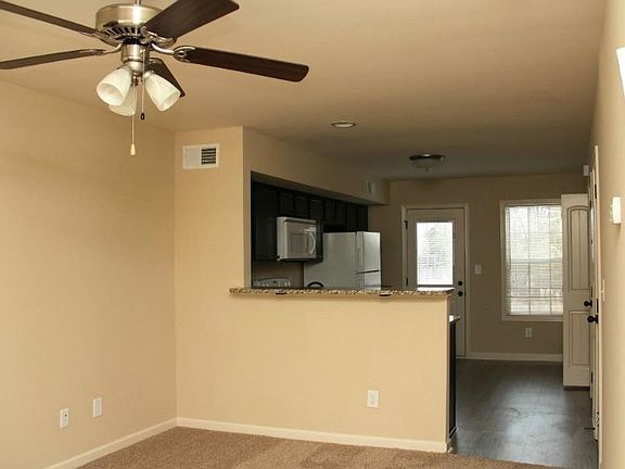 3rd image of 2279 McCormick Ln APT A