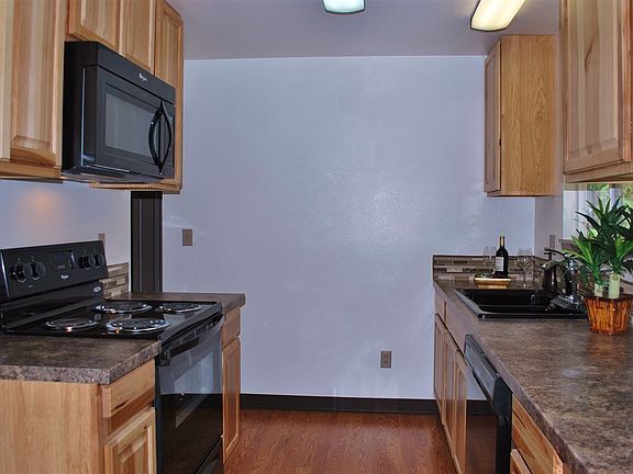 4th image of 11918 E 31st Ave