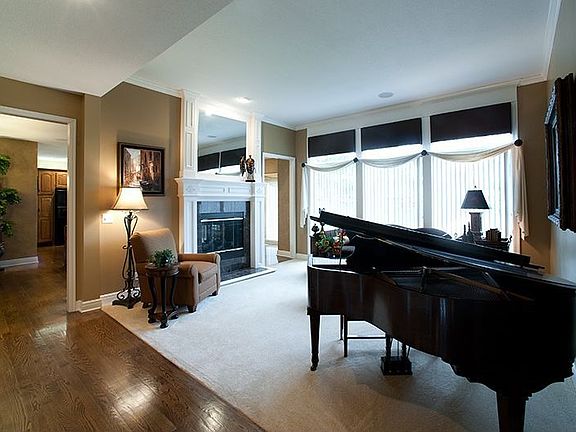 5th image of 7900 Park View Dr