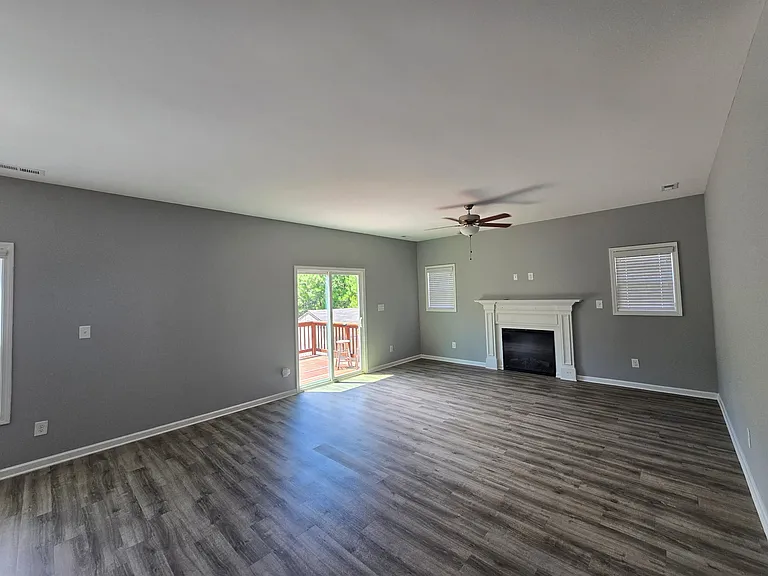 1601 Mount Rainer Dr — Photo 7