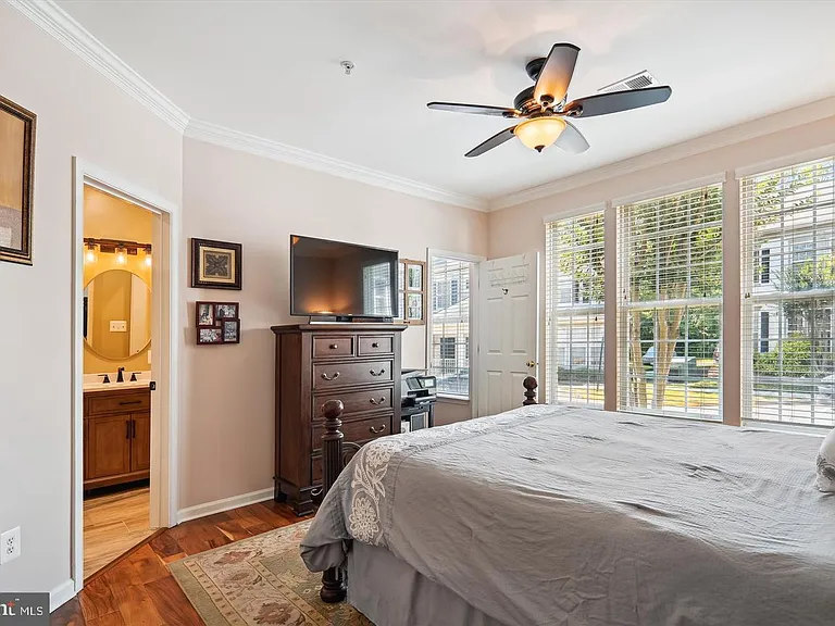 43074 Old Gallivan Ter — Photo 12
