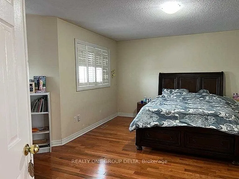 24 Arborview Cres #UPPER — Photo 5