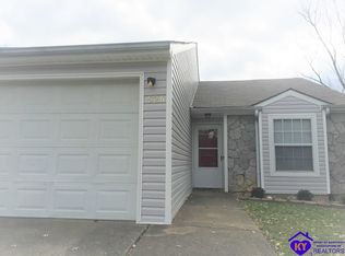 526 Independence Ct, Radcliff, KY 40160