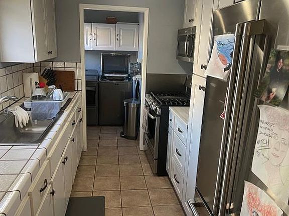 3rd image of 900 Villa Ave APT C
