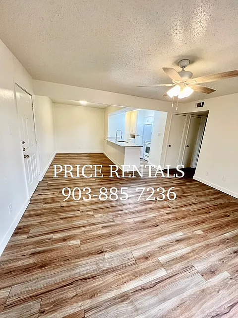2 bed, 1.5 bath, 825 sqft, $1,075 — Photo 2