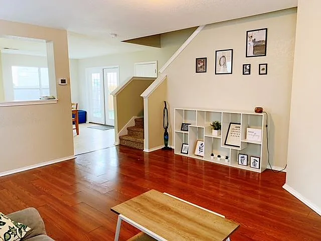 403 Amberdale Oak — Photo 3
