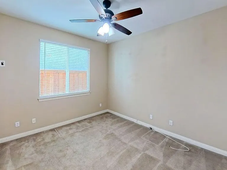 7912 E Hampshire Rd — Photo 13