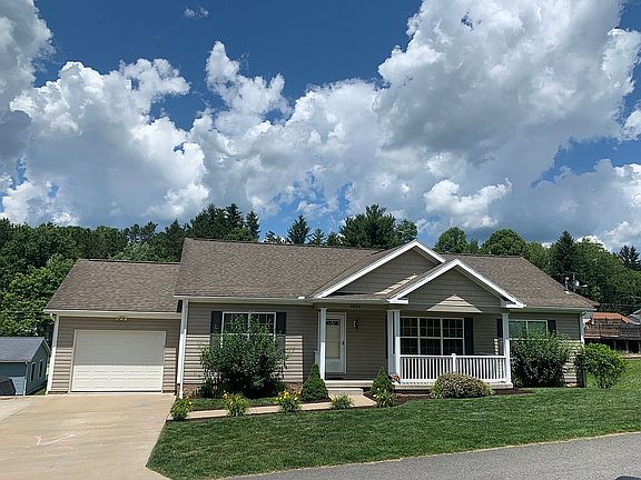 2nd image of 5024 Riverwood Cir