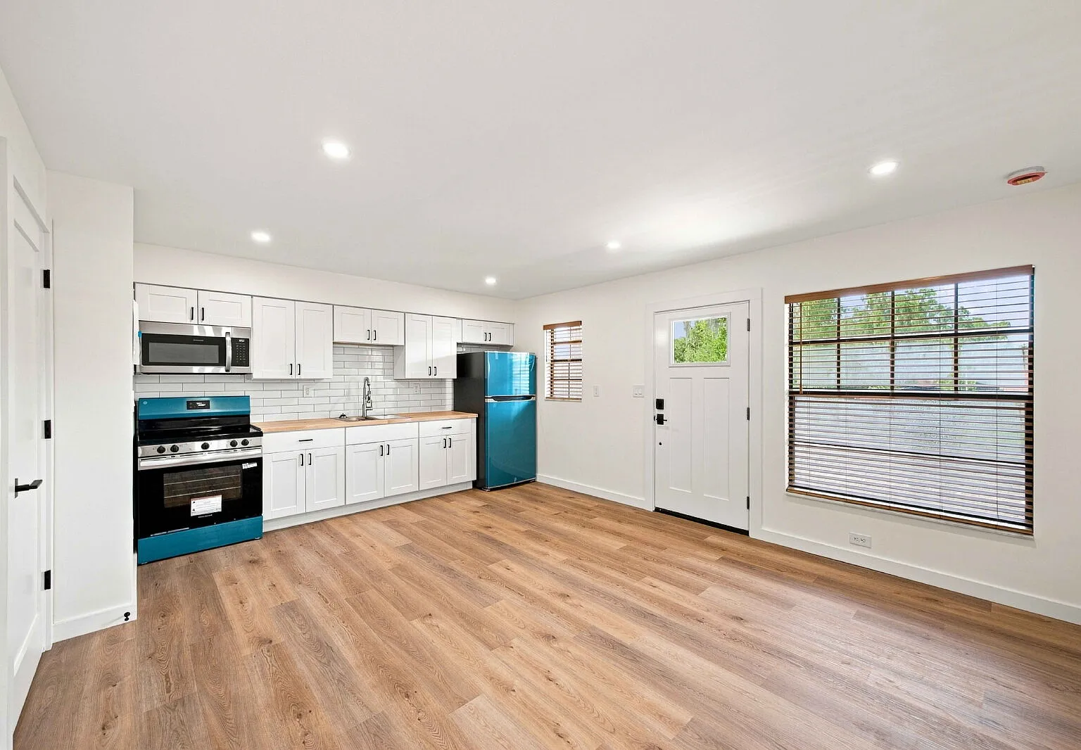 1 bed, 1.0 bath, $1,200 — Photo 4