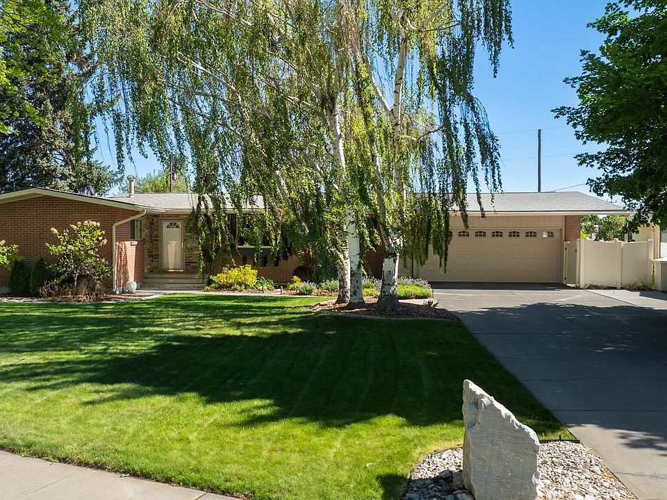 1st image of 2137 Hillcrest Dr