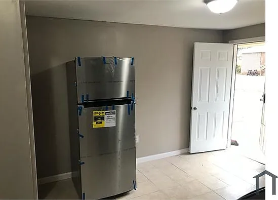 3 bed, $1,165 — Photo 2