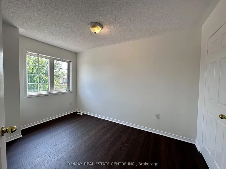 5673 Flora Dr — Photo 15