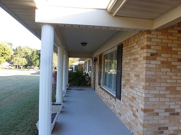 2nd image of 515 W Lakeside Dr