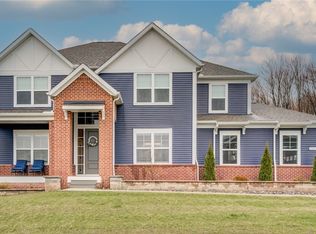 880 Joseph Dr, Aurora, OH 44202