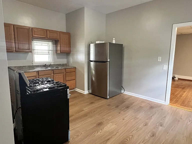 232 Pleasant St #1 — Photo 5