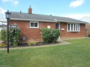 6448 Sandfield Dr, Brookpark, OH