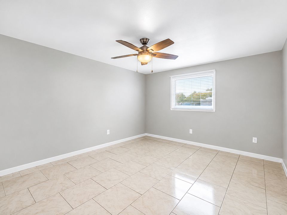 1st image of 1604 Cardinal Ln #1