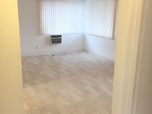 4th image of 4000 38th St