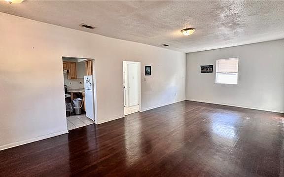 4th image of 1039 Alvar St