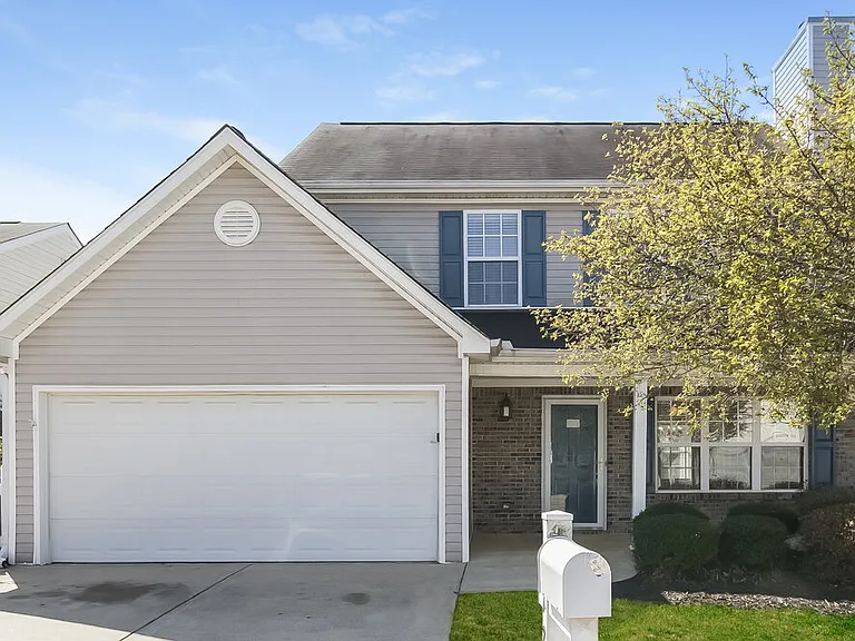 212 Greystone Cir — Photo 1