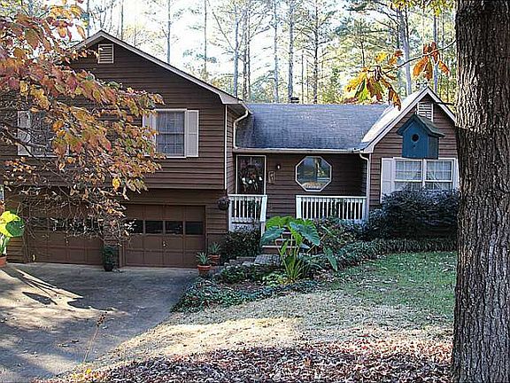 2nd image of 507 Wood Crest Ct