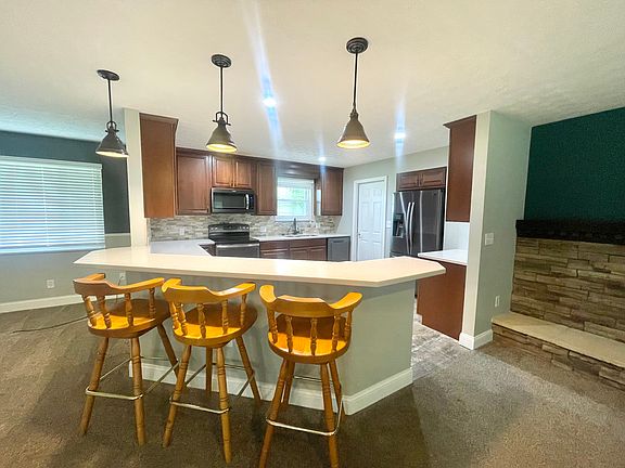 4th image of 3888 Fernwald Dr