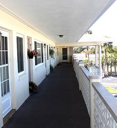 3rd image of 1235 S Highland Ave #1302