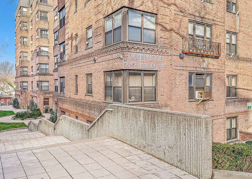 101 Ellwood Exterior 